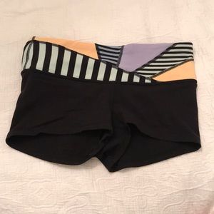 Lululemon reversible spandex booty shorts